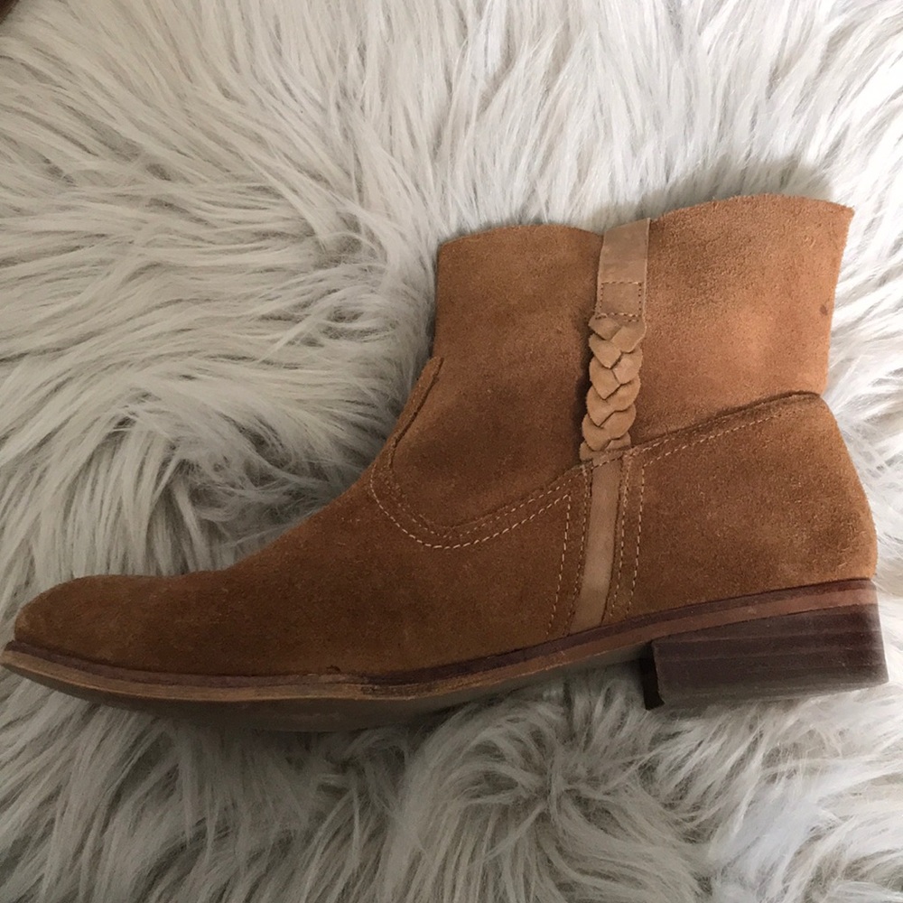 Report Booties